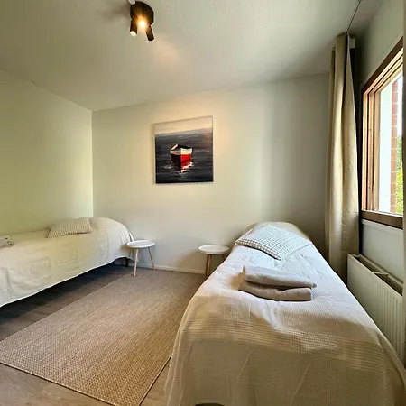 Modern Studio, Good Location, Free Parking Lägenhet