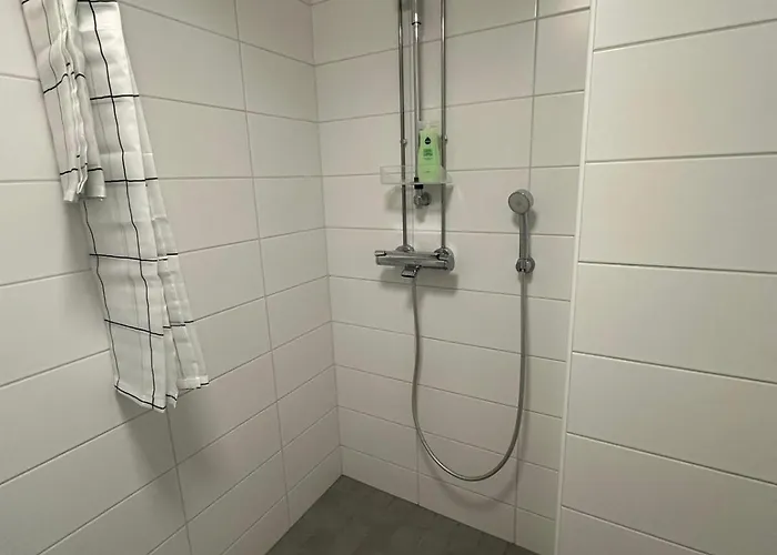 Modern Studio, Good Location, Free Parking Apartment